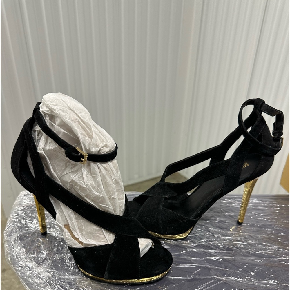 MK Ladies feels. Black velvet & gold! Brand new, never worn
